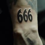 Die vielschichtige 666 Tattoo Bedeutung: Mehr als nur das 'Zeichen des Tieres'